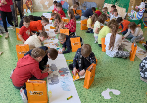 Dzieci rysują