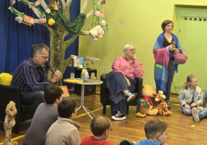 Pisarz odpowiada na pytania dzieci