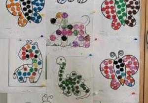 prace plastyczne na scianie