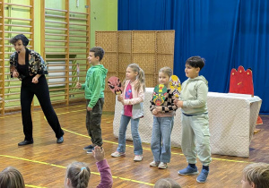 Aktywne uczestnictwo dzieci w spektaklu