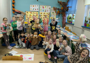 10.Kl. 1b z misiami_