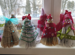 choinki na parapecie