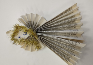 aniołek z książki