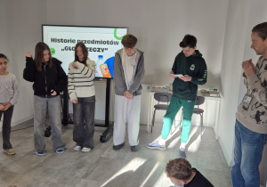 scenka dotycząca powstania obuwia