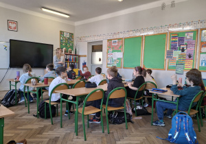 Mama Kuby prowadzi lekcje na temat dbania o zdrowie i wygląd