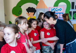 Edukatorka gratuluje zwycięstwa
