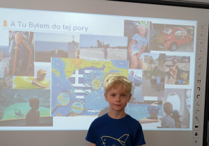 Dziecko przedstawia prezentację
